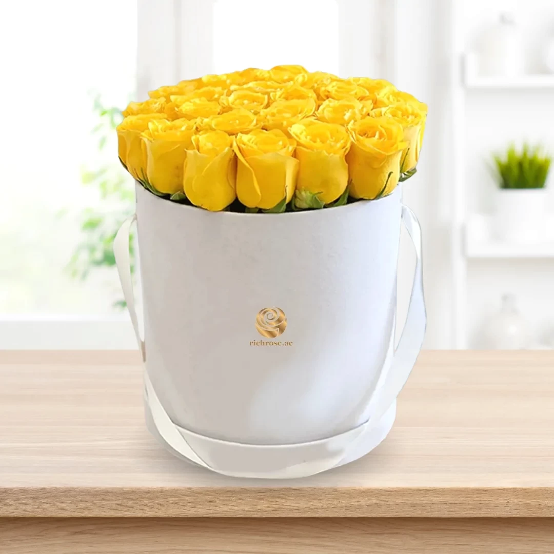 Yellow Roses in Round Box Flat Shape