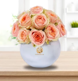 ACCRA- Fresh Peach Roses in Vase