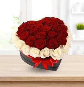 Seoul - Valentine's Red and White Roses in Heart Box