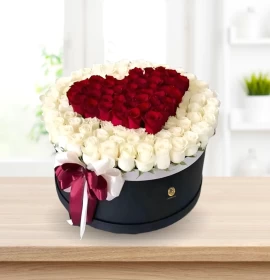 Valentine Smoothy - Red and White Roses Heart Designed in Round Premium Box